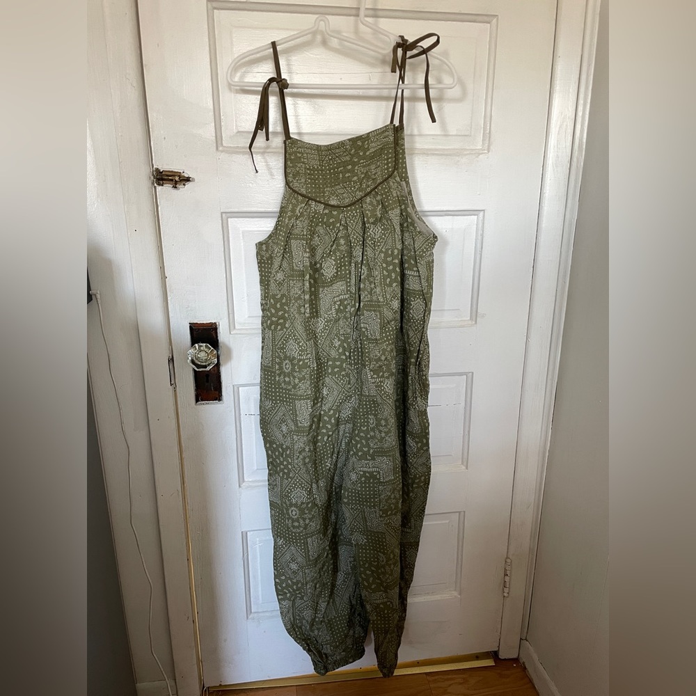 One-piece pants